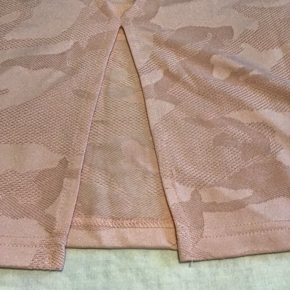 RAE Dunn Pink Camo “Gym Hair Don't Care” Yoga Top with Keyhole back - Picture 9 of 9